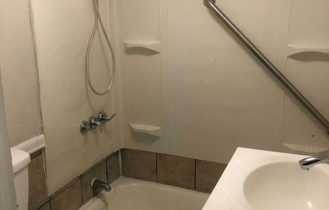 **Holiday Move-in Special**$500 off the first full month's rent!