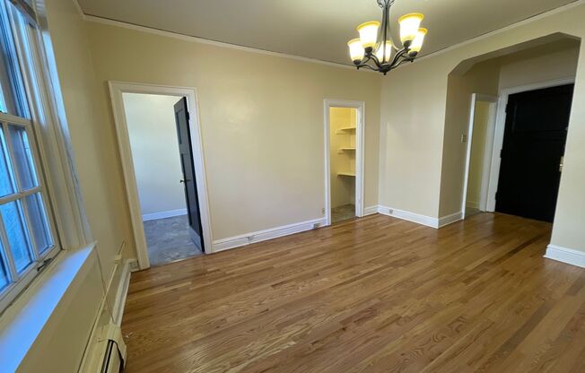 1 bed, 1 bath, 605 sqft, $1,195, Unit B-16
