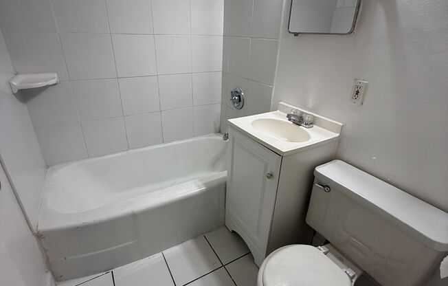 Studio, 1 bath, 400 sqft, $850, Unit #419