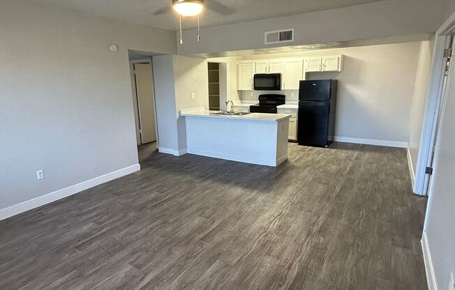 2 beds, 2 baths, 1,120 sqft, $1,250, Unit 215M