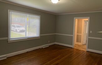 3 beds, 1 bath, $1,400