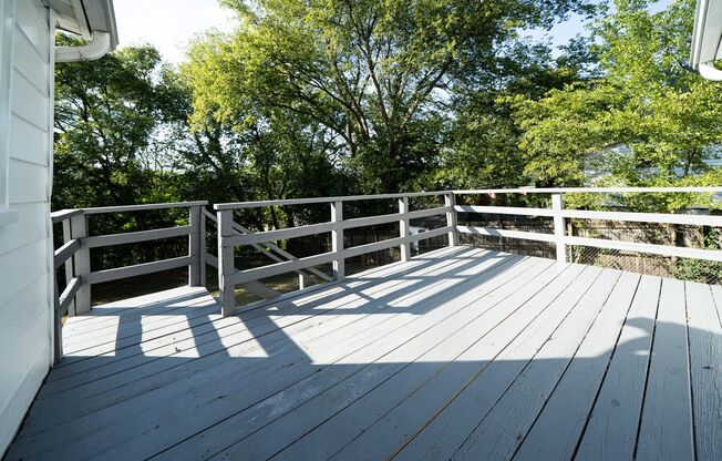 1/2 MO OFF SPECIAL 3 BED, 2 BATH -FENCED BACK YARD -5 MIN TO DOWTOWN CONCORD