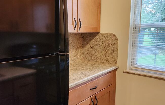 2 beds, 1 bath, 878 sqft, $1,305, Unit WY30002