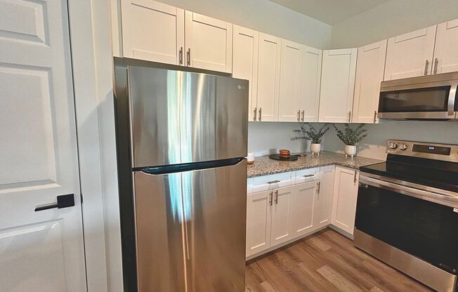 Modern Living Redefined: Luxury Duplexes in Vibrant Lehigh Acres