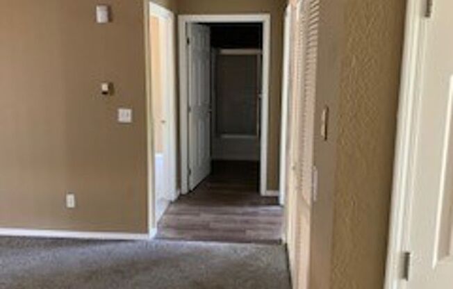 2 beds, 1 bath, $800