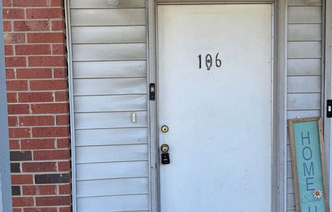 805 SE 4th St #106, Grand Prairie, TX 75051
