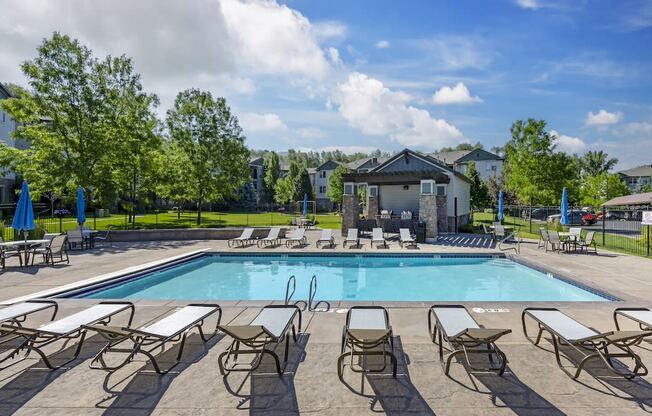 Poolside Lounge Furniture at Falls at Riverwoods