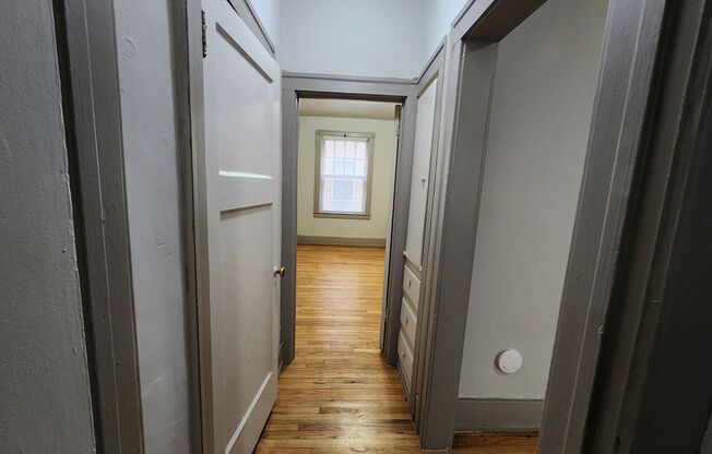 1 bed, 1 bath, 556 sqft, $880, Unit A-2