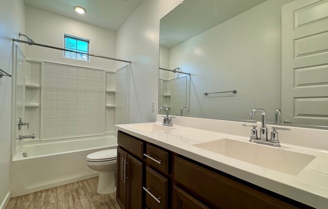1068 E SABINO DR