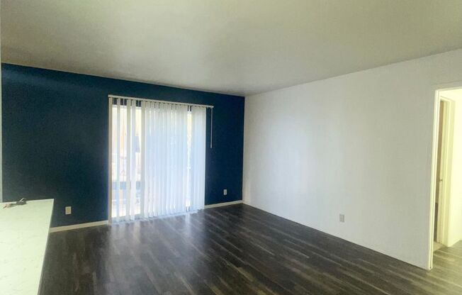 1 bed, 1 bath, 670 sqft, $800, Unit 61