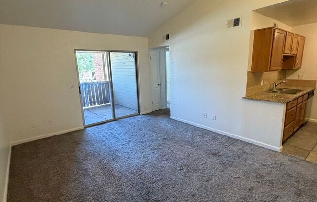 Great 1 bedroom 1 bath 2nd floor unit