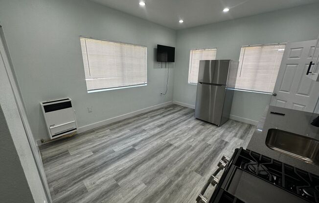 1 bed, 1 bath, 307 sqft, $1,495.83, Unit 31