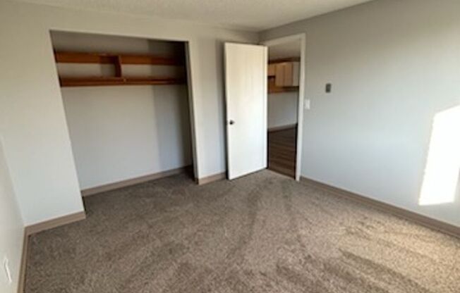 2 beds, 1 bath, 750 sqft, $965, Unit Unit 6262-09