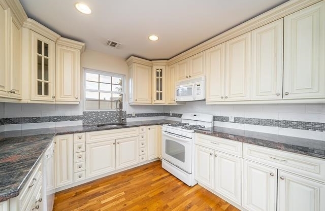 90 EVERGREEN ST
