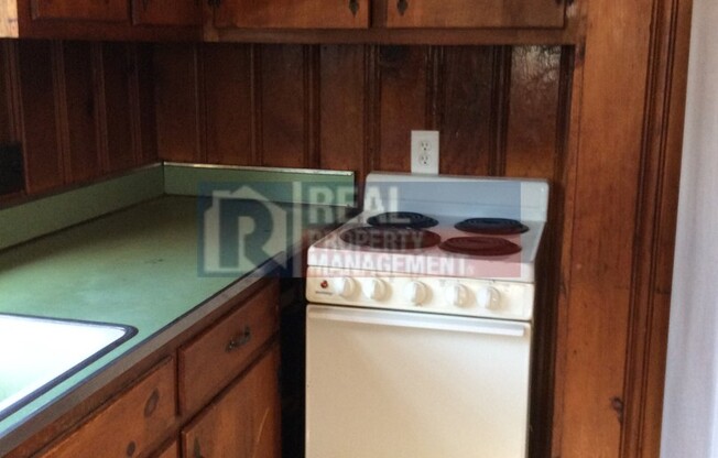 1 bed, 1 bath, $695, Unit 2713 Fairfax Road #B