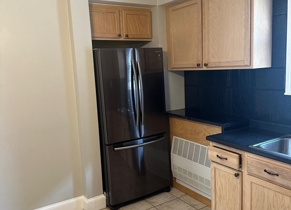 2 beds, 1 bath, 1,500 sqft, $2,200, Unit 2