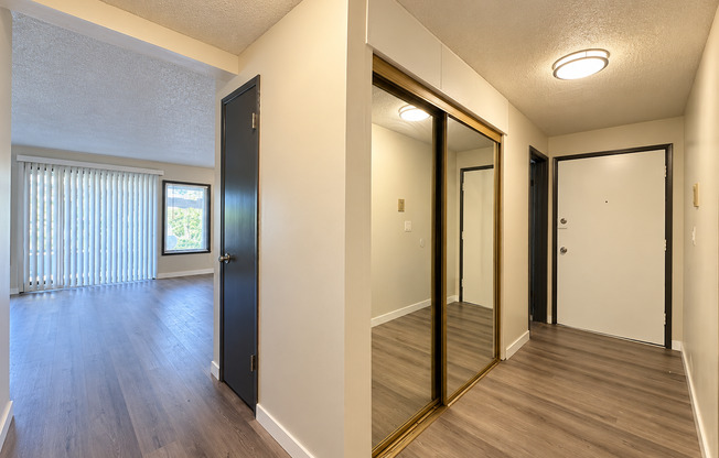 2 beds, 1.5 baths, 1,100 sqft, $1,625, Unit Unit 27
