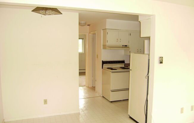 1 bed, 1 bath, 525 sqft, $1,325, Unit 16