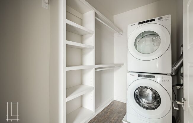 1 bed, 1 bath, $1,425, Unit 1112 N 4th St. Apt. 208