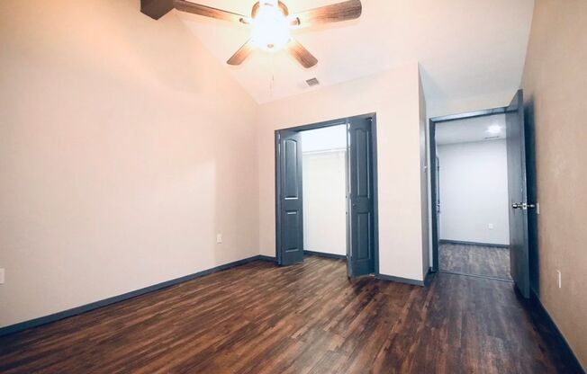 1 bed, 1 bath, $1,050, Unit 2012