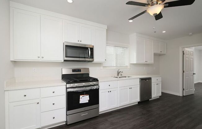 10038 TUJUNGA CYN BLVD
