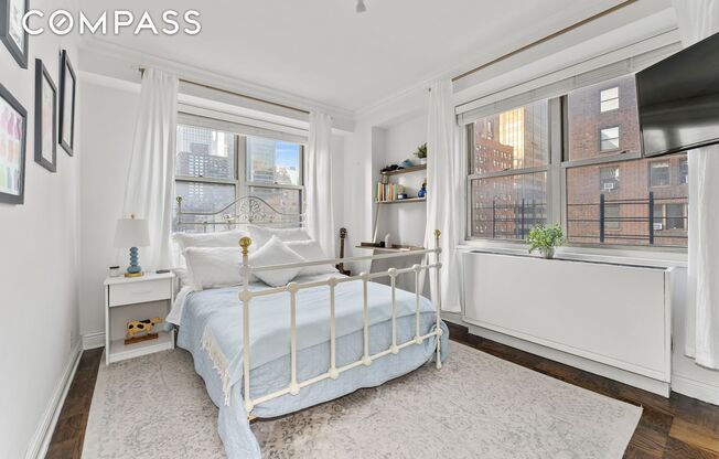 3 beds, 2 baths, 1,230 sqft, $8,000, Unit 10C