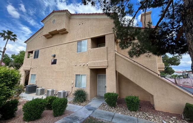 Charming condo in desirable West Las Vegas location