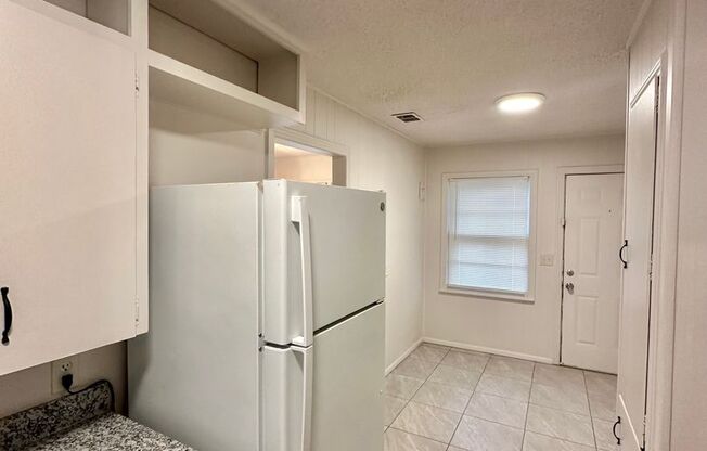 3 beds, 1 bath, $1,295