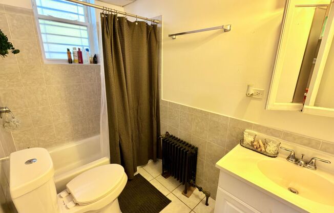 Studio, 1 bath, 750 sqft, $1,300, Unit 4400-G
