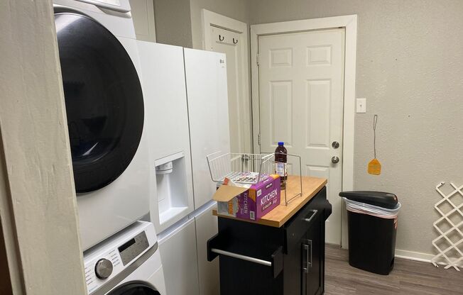 2 beds, 1 bath, $1,355