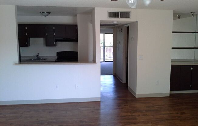 2 beds, 1 bath, 875 sqft, $999, Unit Unit 201