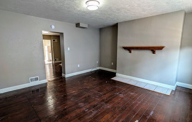 Southside Flats 3 bedroom! Central AC! Washer and Dryer Included! Available 8/21