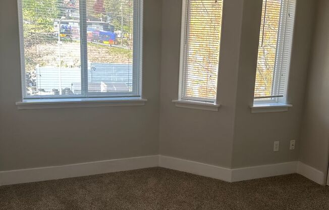2 beds, 1 bath, 750 sqft, $1,850, Unit 504