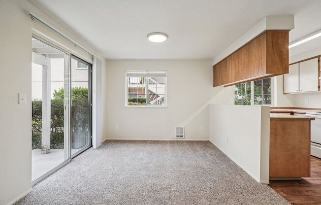 2 beds, 2 baths, 900 sqft, $1,595, Unit X182