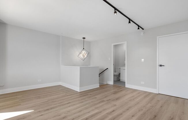 1 bed, 1.5 baths, 667 sqft, $2,400, Unit 8F