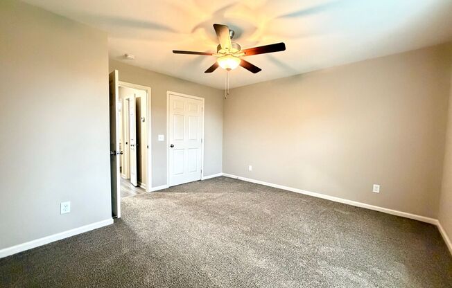 2 beds, 1.5 baths, $1,295