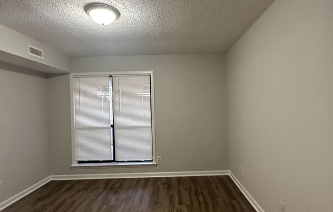 2 beds, 2 baths, $1,025, Unit APARTMENT D