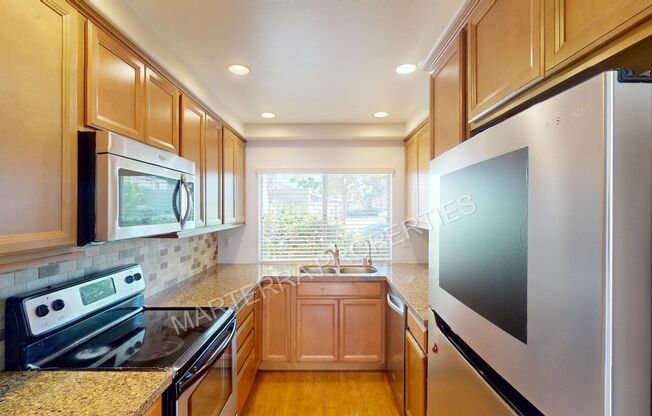 2-bedroom Townhome in Irvine!