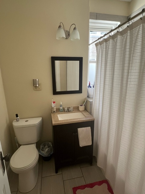 1 bed, 1 bath, $2,900, Unit 15