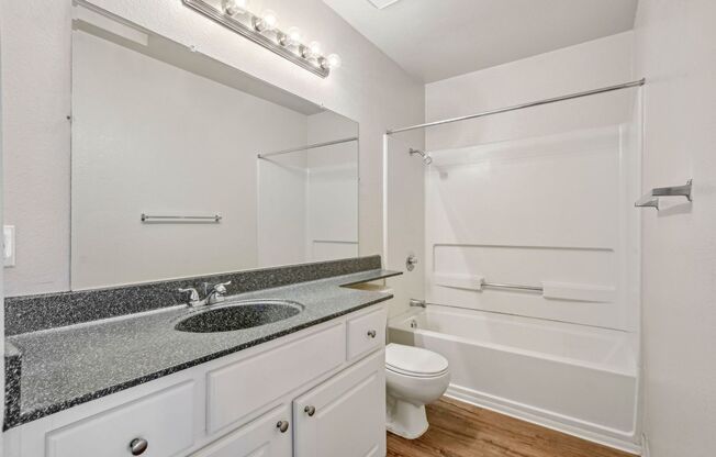 1 bed, 1 bath, 640 sqft, $1,670, Unit 155