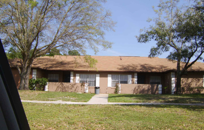 Patio Home, Minutes Away From UCF, Technology Park, & the E/W Expressway