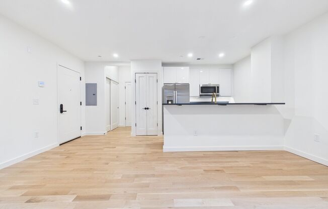 1 bed, 1 bath, 540 sqft, $1,950, Unit 306