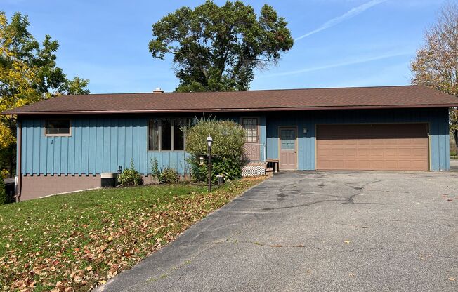 2 Bedroom 1.5 Bath Single Family Home Available!