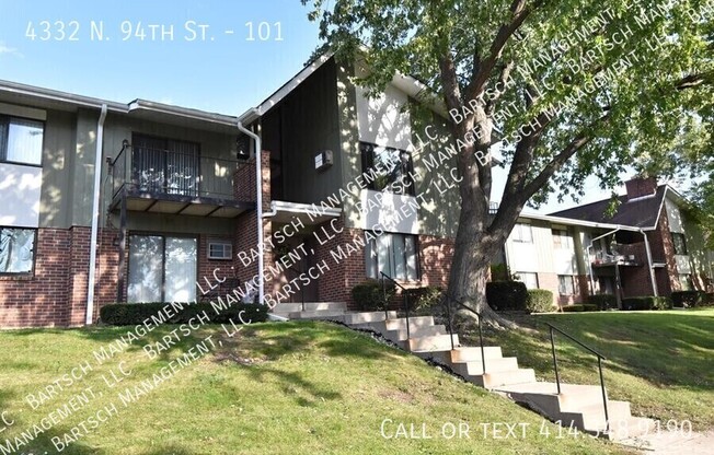 4332 N 94 ST