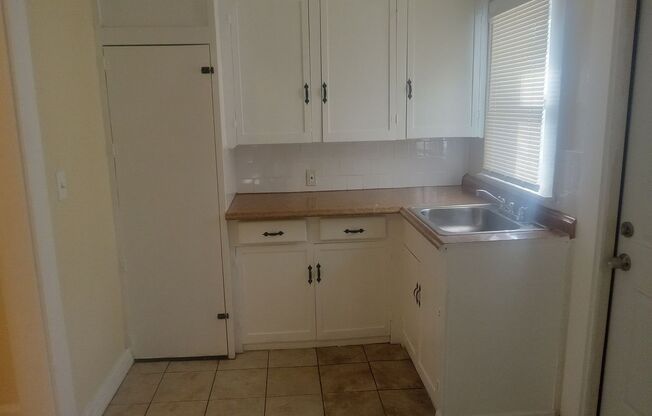 2 beds, 1 bath, $1,750