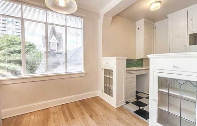 1 bed, 1 bath, 550 sqft, $1,285, Unit 203