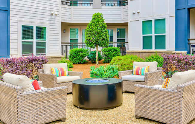 Outdoor fireside lounging at Berkshire Ballantyne apartments