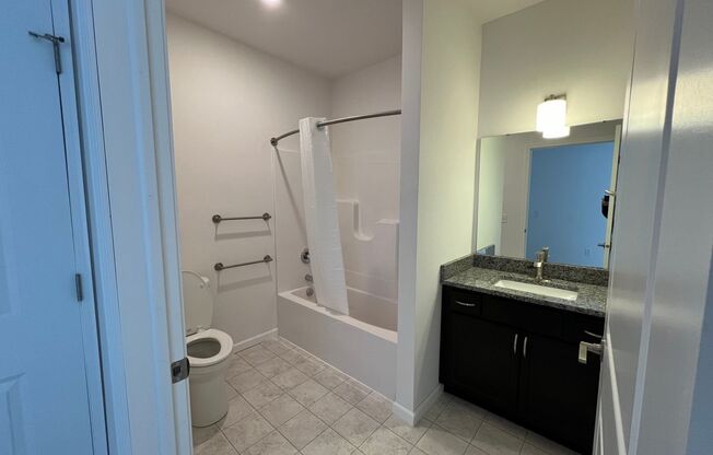 1 bed, 1 bath, 738 sqft, $1,175, Unit 534