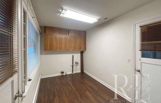 2 beds, 1 bath, $2,275