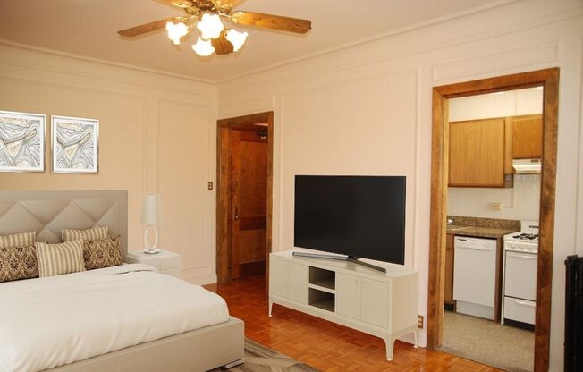 Studio, 1 bath, 450 sqft, $1,525, Unit 530-302